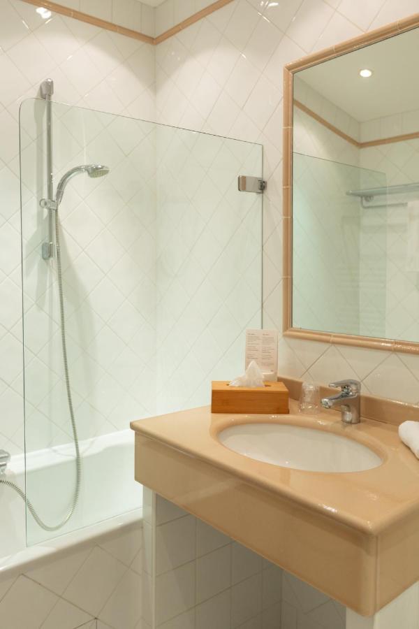 Отель Le Square Astaffort Экстерьер фото