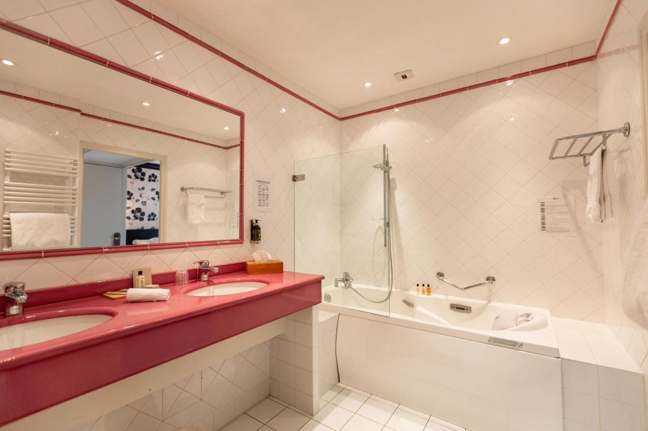 Отель Le Square Astaffort Экстерьер фото